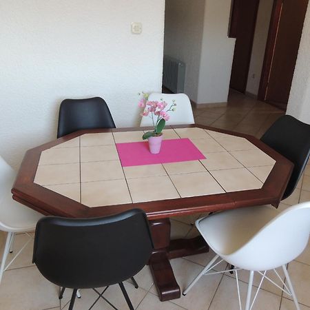 Apartment Nela Bale Bagian luar foto